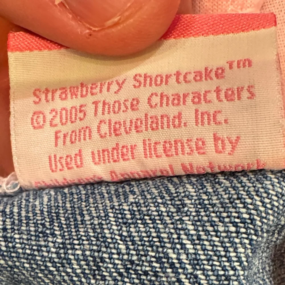 2005 Vintage Strawberry Shortcake.  Charming Pink and Blue Kids Jean Jacket. - Picture 5 of 5